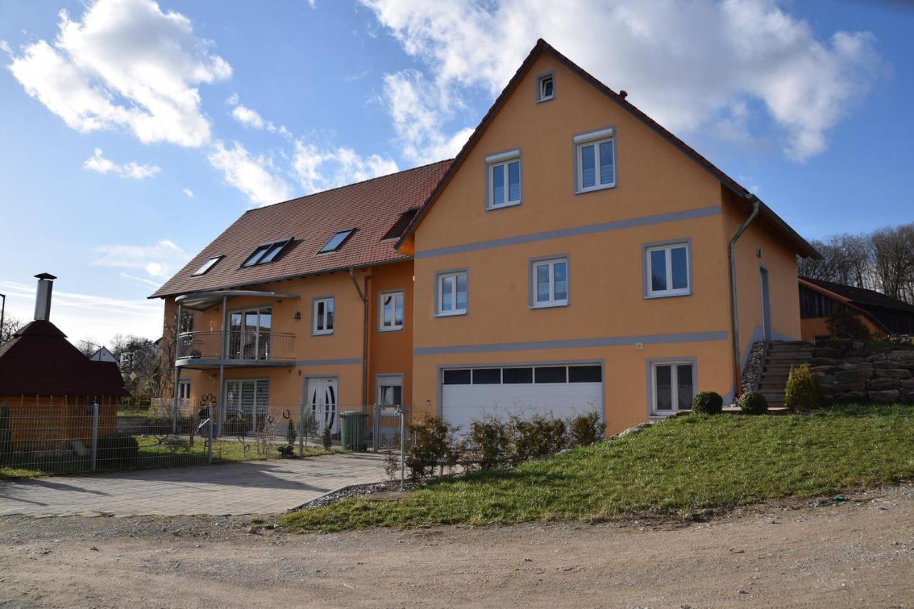 Pferdefreunde Loberhof Apartamento Weihenzell Exterior foto